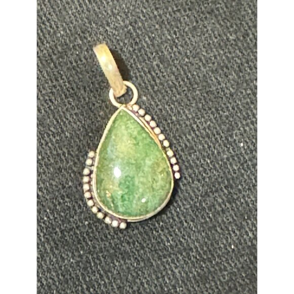 Vintage Teardrop Green Stone Pendant With Intricate Silver Accents - Picture 3 of 6